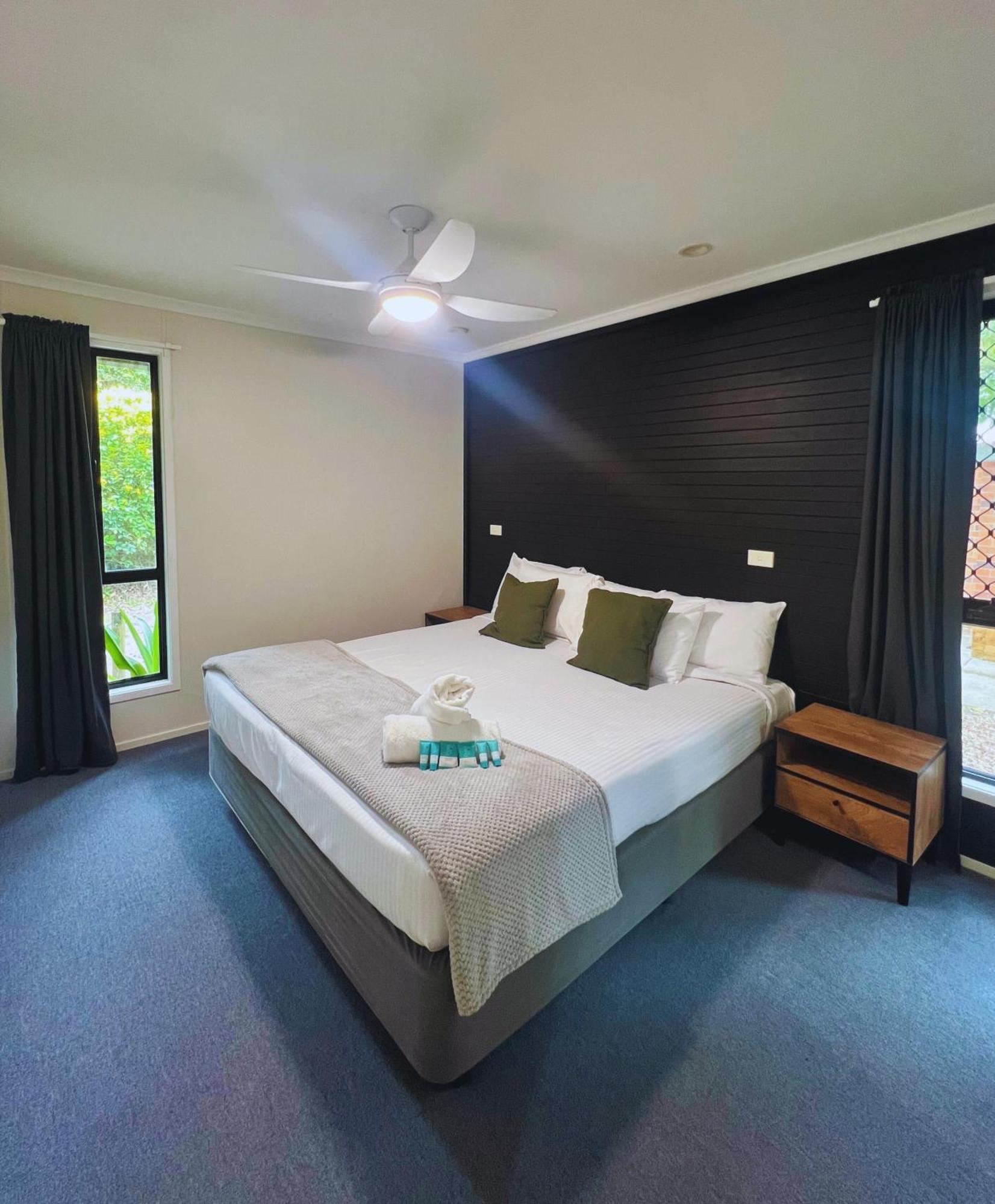 Tiona Holiday Park エクステリア 写真